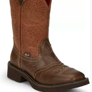 Justin Boots Tan-Red and Brown Wide Square Toe Cowboy Boots